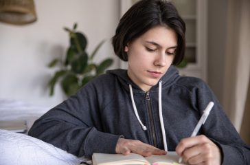 pexels-ekaterina-bolovtsova-4049776