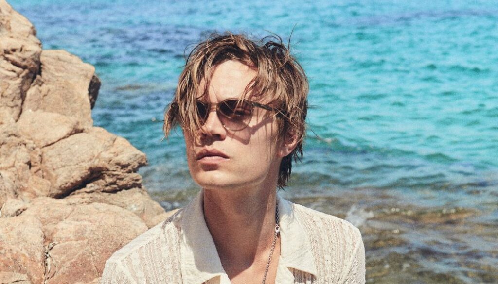 Viktor-Norén-2025-Press-2-(foto-Zev-Schmitz)liten